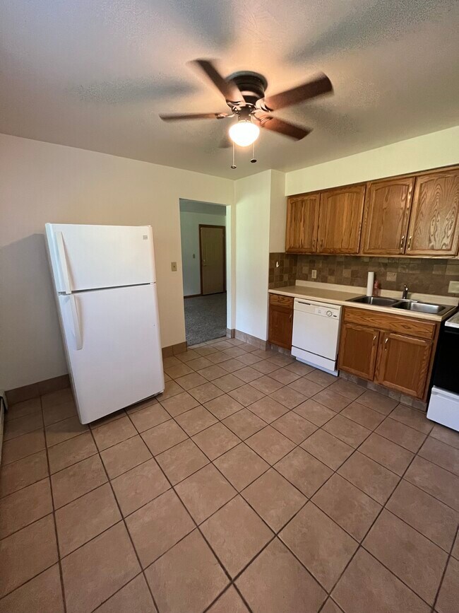 1994 Mathews Rd Apartments For Rent in Youngstown, OH