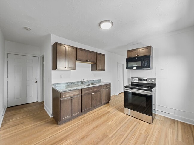 Photo - 85-85B Newbury St Unit 4L