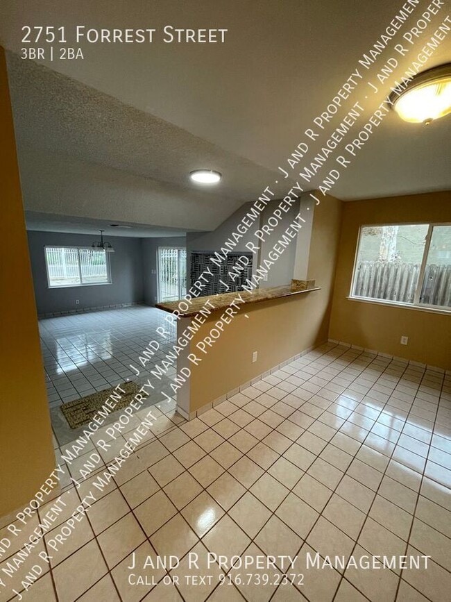 Photo - 2751 Forrest St