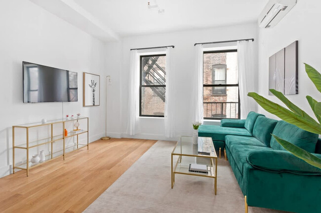 Photo - 519 W 45th St Apartment Unit ID1224962P