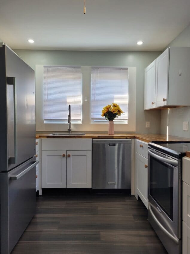 Photo - 121 W Main St