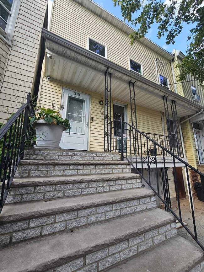 Photo - 216 Hutton St Casa