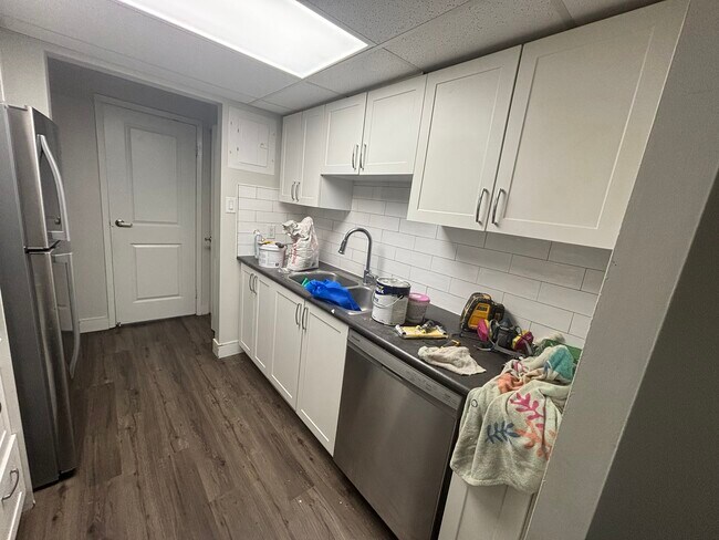 Photo - 499 Albert St Unit 4