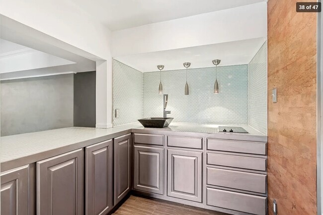 Photo - 1280 Laird Ave S