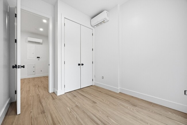 Photo - 379 Hawthorne St Unit 1B