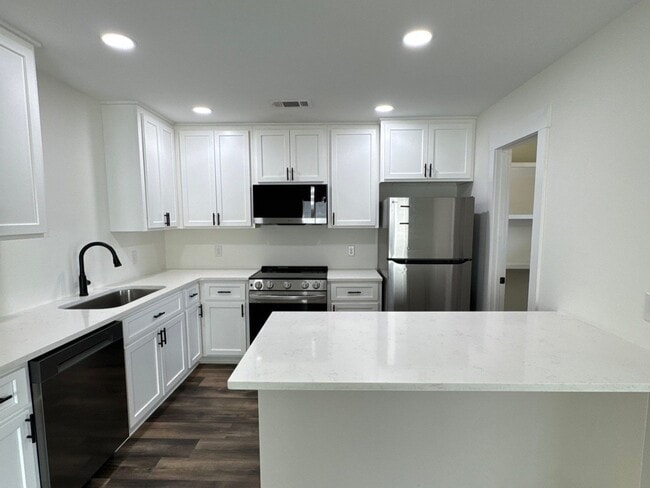Photo - 135 Edgewood St