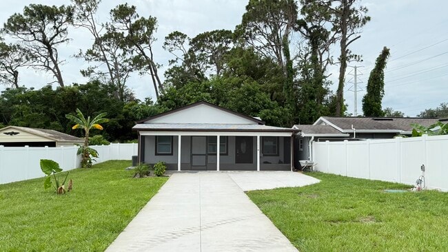 Building Photo - 37542 Eiland Blvd Rental