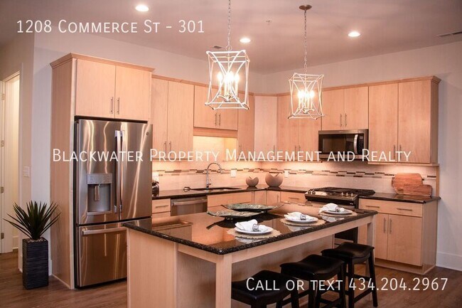 Photo - 1208 Commerce St