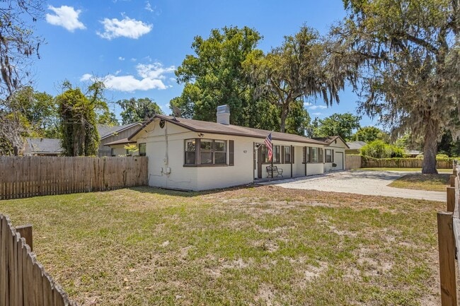 Photo - 427 Holly Ave