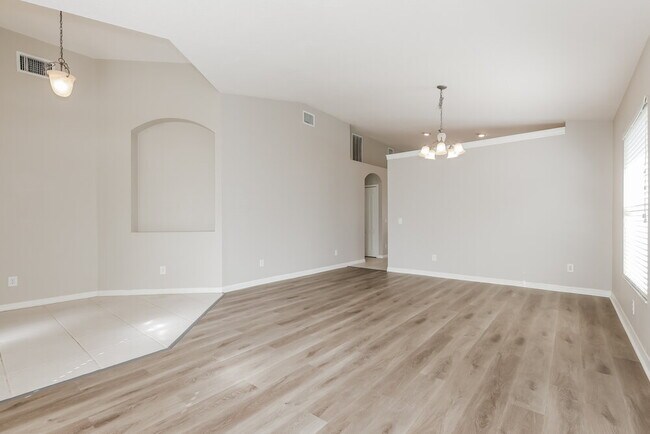 Photo - 31343 Heatherstone Dr