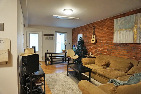 164-3 Broadway Unit 3