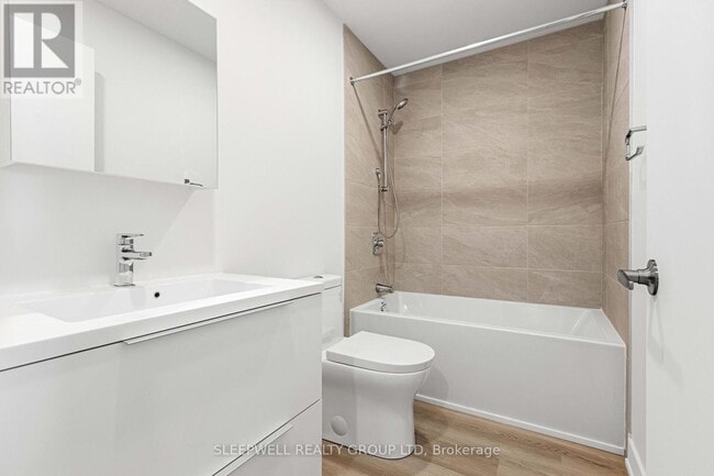 Photo - 1360 Carling Ave