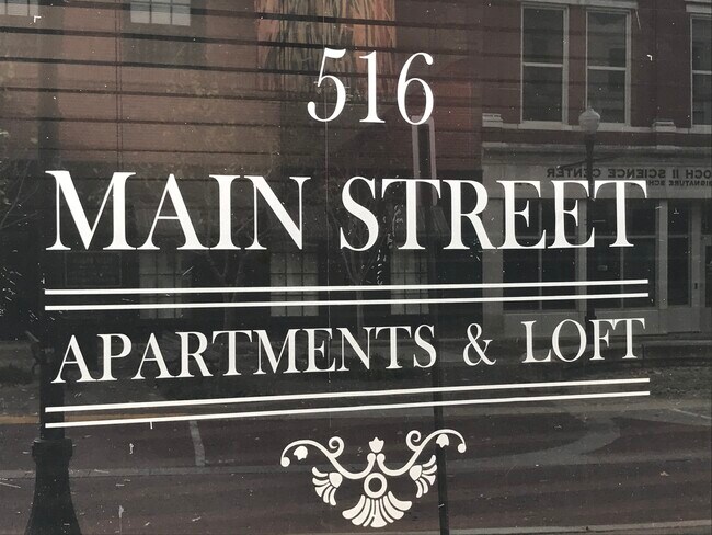 Photo - 516 Main St Unit Front Apartment