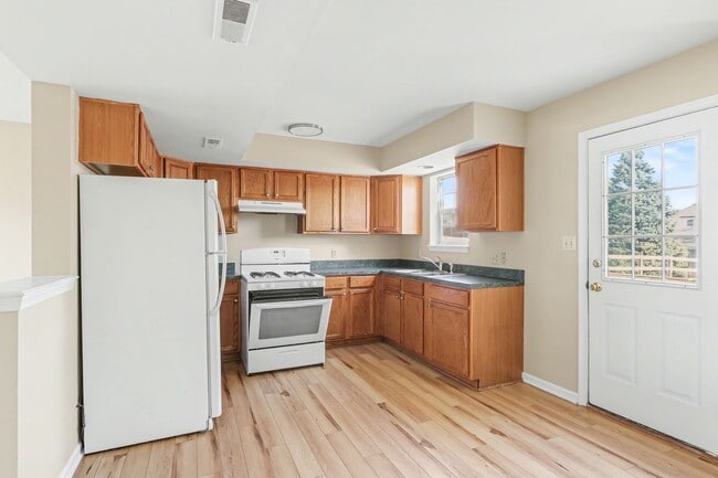 Photo - Three bedroom, one and a half bathroom end unit townhome in Dover