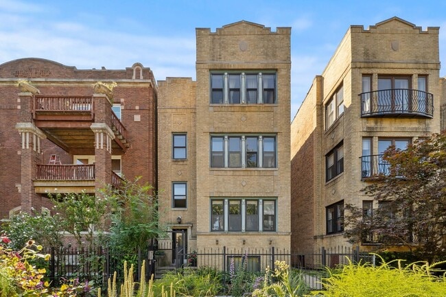 Building Photo - 1469 W Winona St Unit 1 Rental