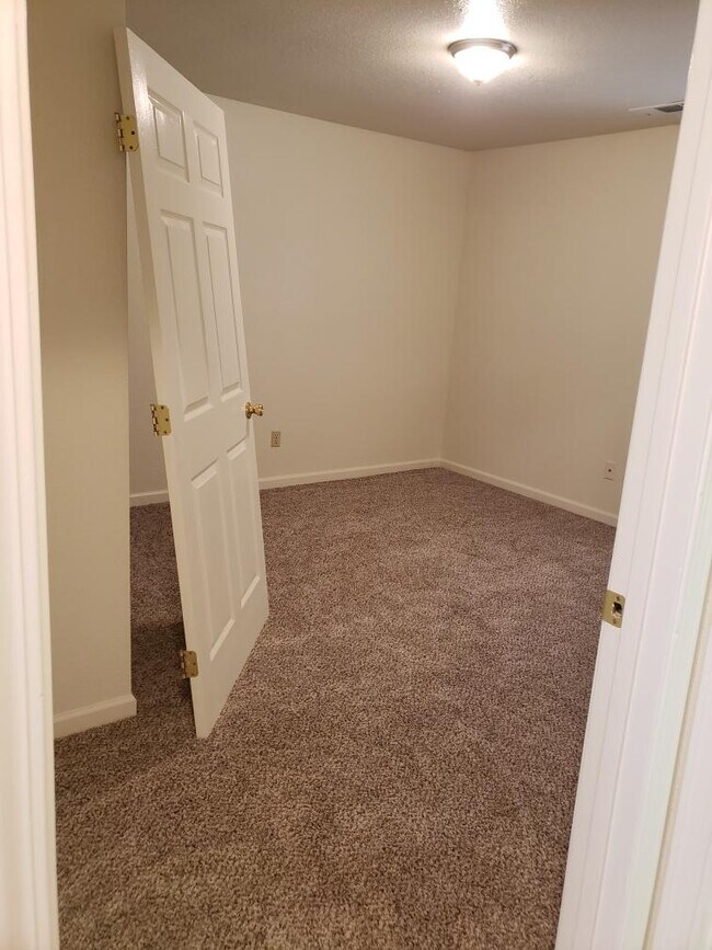 Photo - 2504 N Walnut Rd