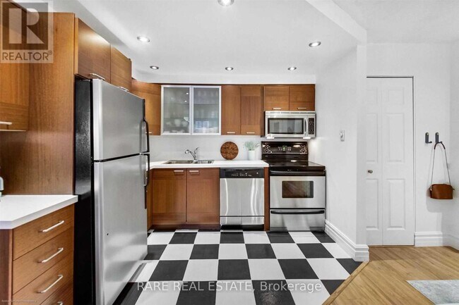 Photo - 40 Scollard St Unité 402