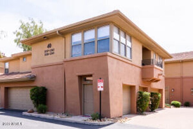 Building Photo - Fully Furnished Luxury Condo in Scottsdale!