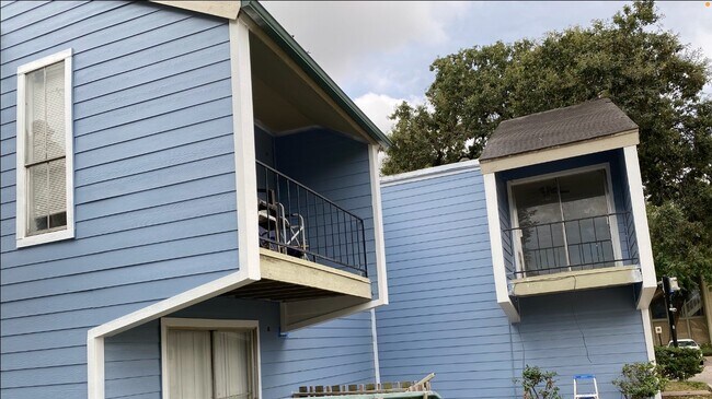 5625 Antoine Dr Unit 202