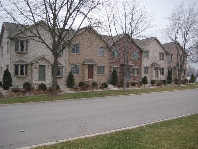 Building Photo - 932 Cedar St