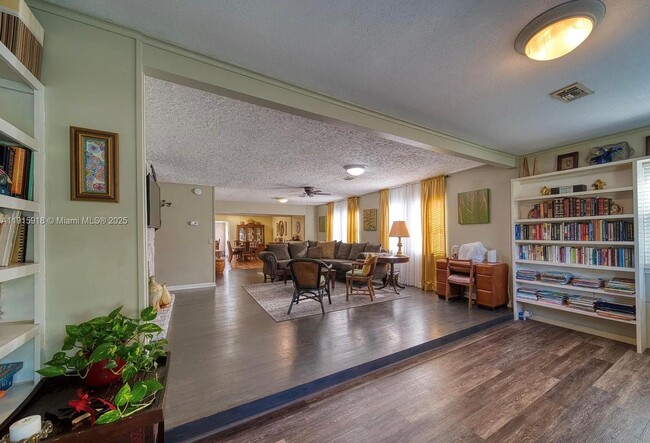 Photo - 3900 W 17th St