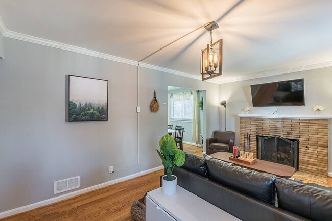 Photo - 303 E Braddock Rd Unit ID1014214P