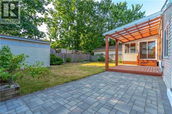 Photo - 107 W 33rd St