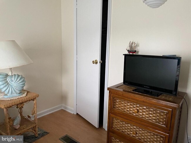 25940 Starboard Dr