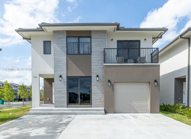 Building Photo - 1184 NW 2nd Ln