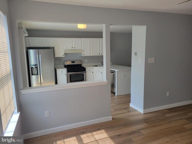 Photo - 43 Hetton Ct