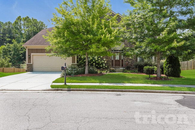 Building Photo - 3738 Thackary Dr
