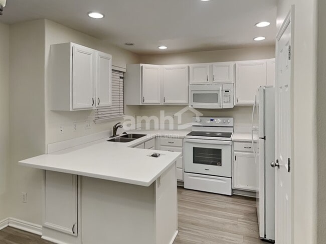 Photo - 957 W 1200 S