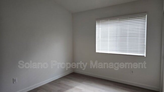 Photo - 376 Marna Dr