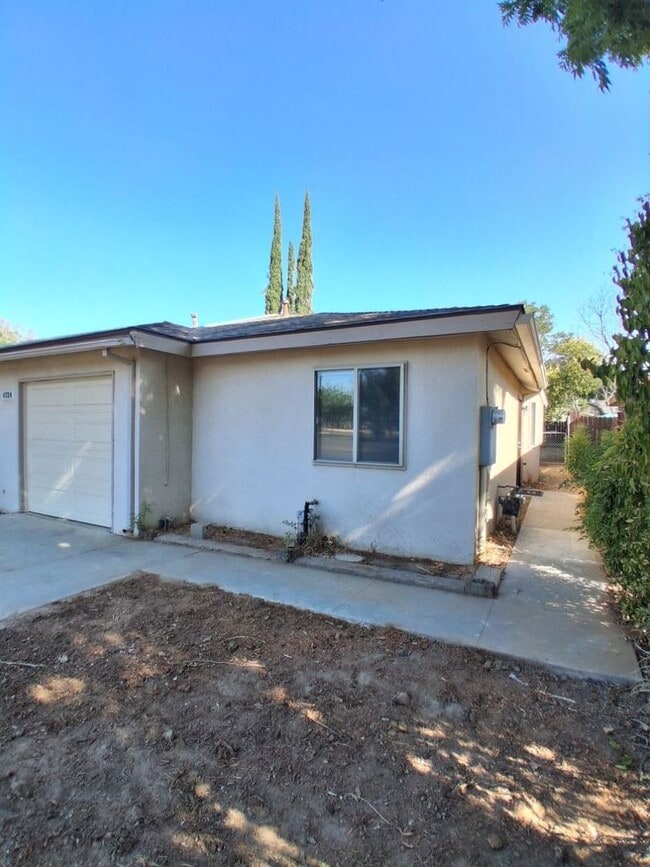 Photo - 4724 W Ashlan Ave