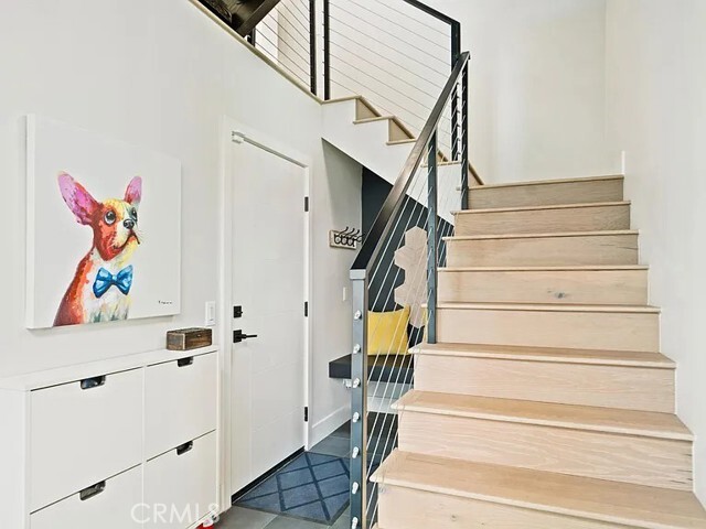 Photo - 811 N Detroit St