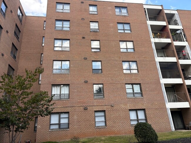 Building Photo - 6317 Park Heights Ave Unit 616