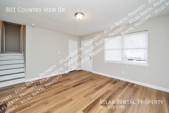 Photo - 801 Country View Dr NE