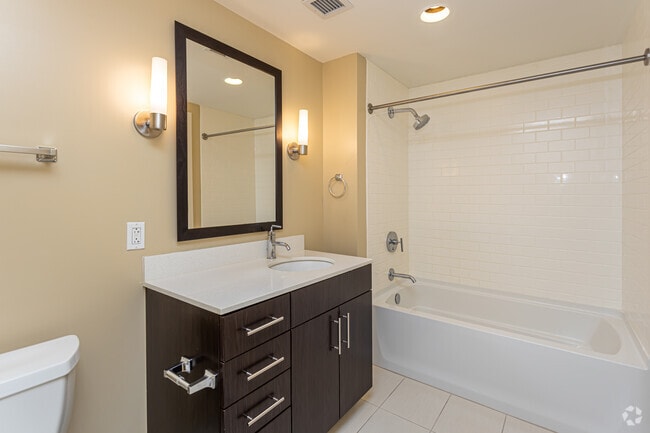Studio - 586SF
