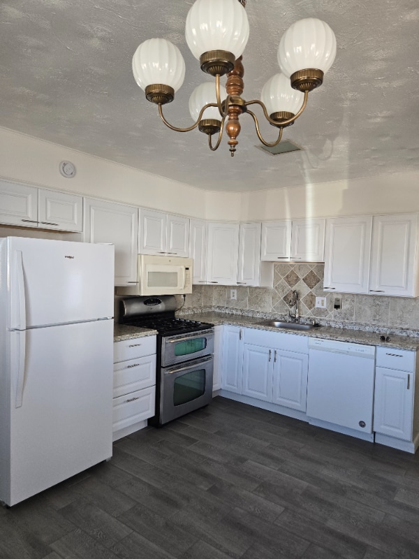 Photo - 325 Iowa Ave