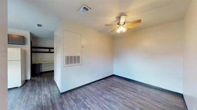 725 Peppertree Dr Unit 11