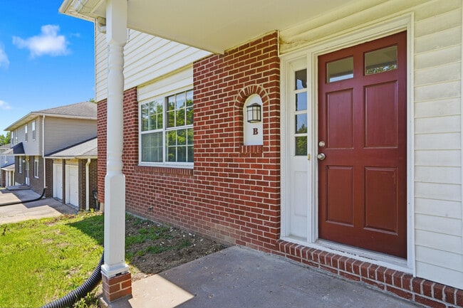 Photo - 405 Brewer Dr