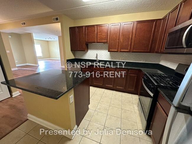 Building Photo - 3400 N Old Arlington Heights Rd Unit 408 Rental