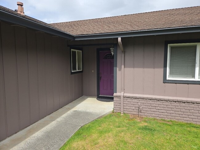 Photo - 3BD/2BA House nestled in quiet Cutten cul-de-sac lot!