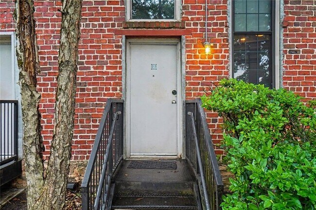 Photo - 644 Wells St SW Unit 2A