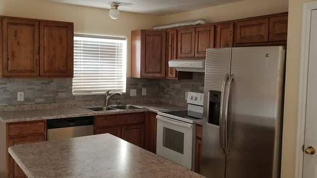 Photo - 3056 Festival Dr W