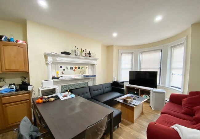 Photo - 407 Newbury St Unidad 1B