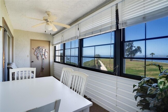 Building Photo - 656 Windrush Bay Dr Unit 656