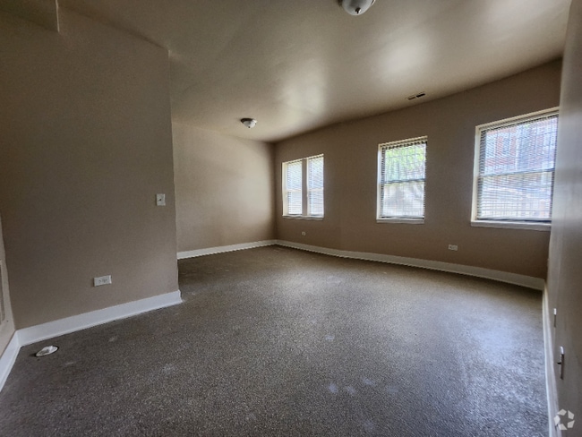 Building Photo - 4838 W Adams St Unit G Rental