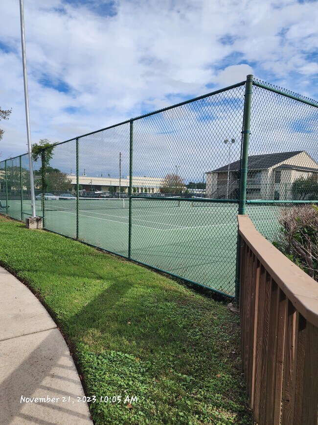 Tennis Court - 3919 Fairmont Pky Unit 198