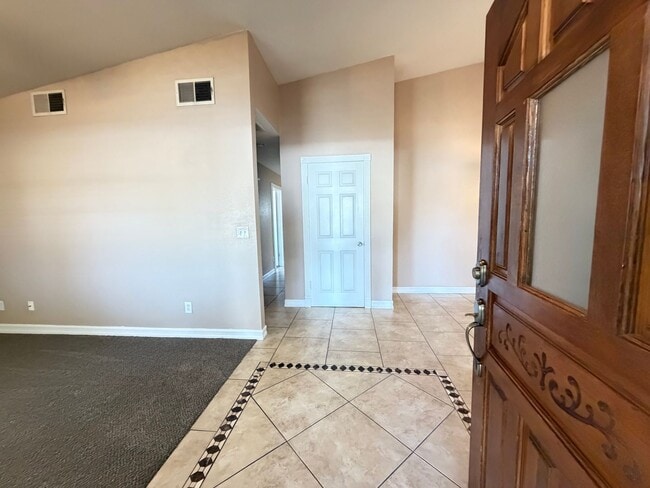 Photo - Gorgeous 3 Bed 2 Bath House in a Great Neighborhood